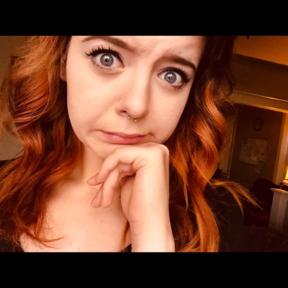 Meet your Posher, Lizzy - Picture 2 of 3